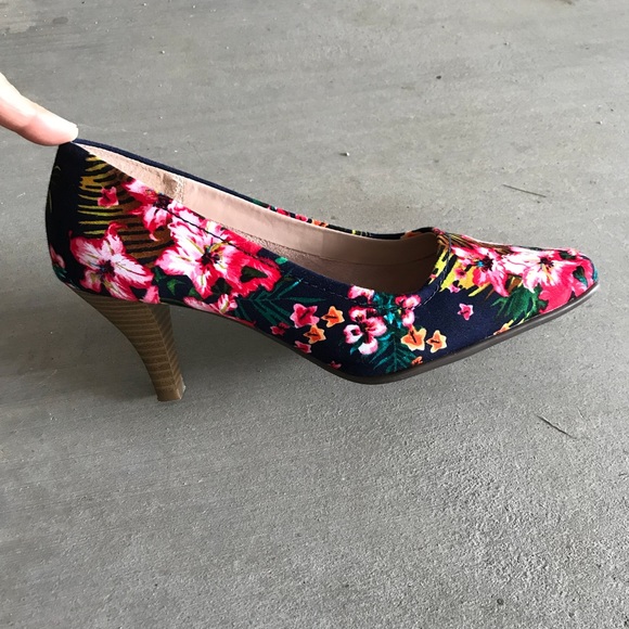 Shoe - Picture 5 of 5